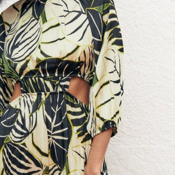Zara Cut Out Tropical Print Jumpsuit Satin Elastic Waist Multicolor Boho VACA - Picture 7 of 9